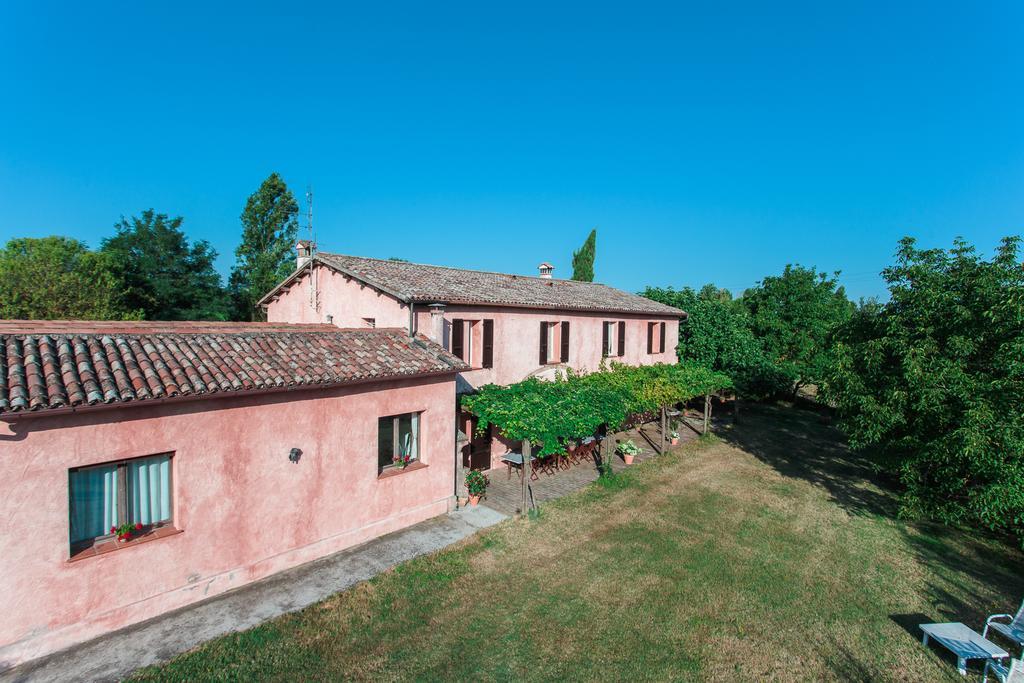 Agriturismo Il Pettirosso Hostal Forlì Exterior foto